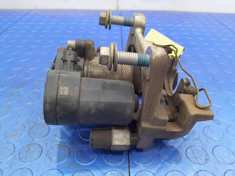 Conjunto de pinza de freno trasera Ford se adapta a Edge Escape Fusion lado izquierdo del conductor OEM Foto 4 de 4