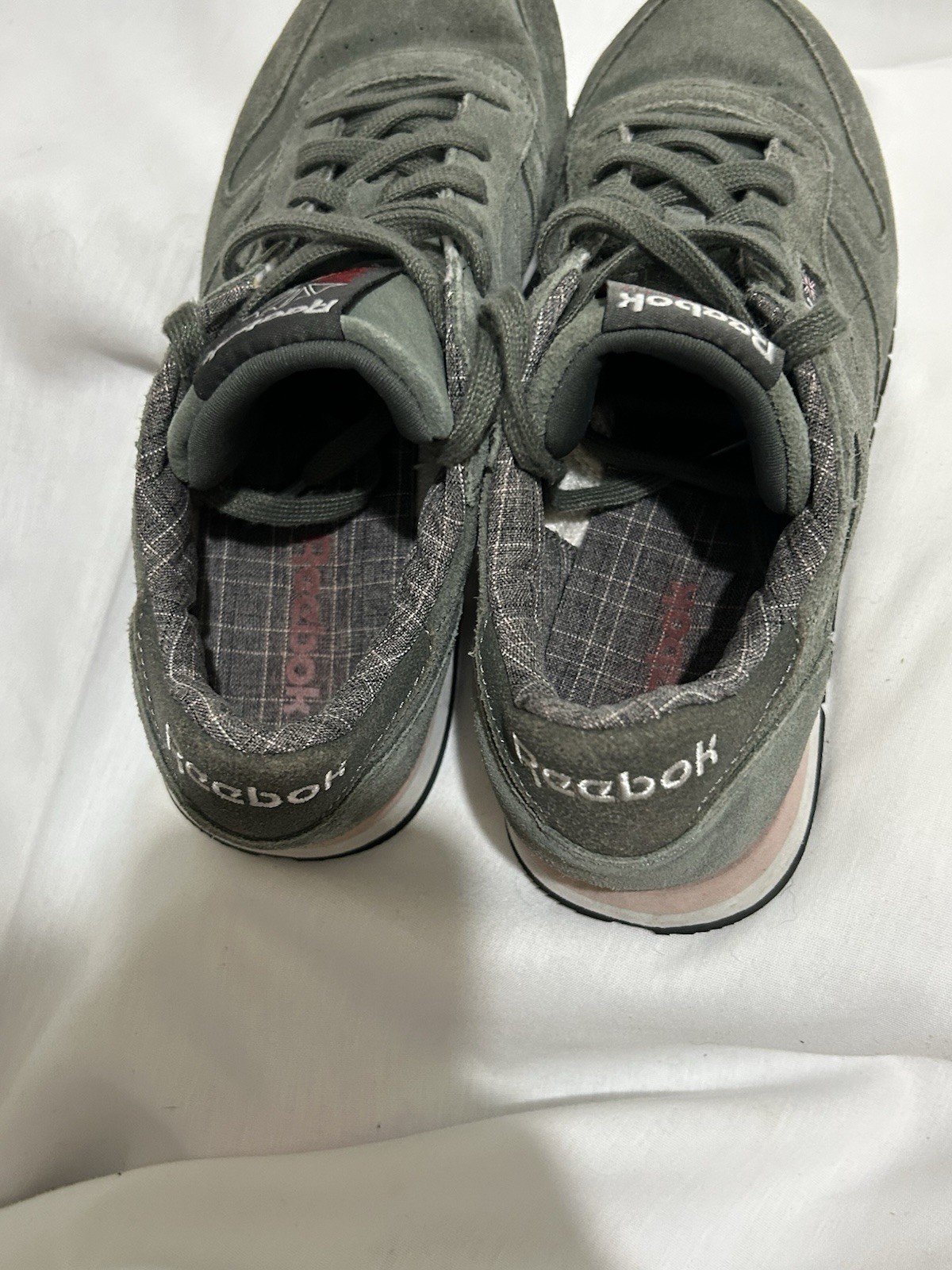 Reebok Women's Classic Sneaker Size 9 thumbnail 3