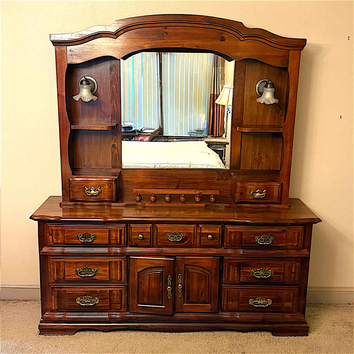 Vaughan Bassett Solid Wood Bedroom Set Dresser Mirror Chest