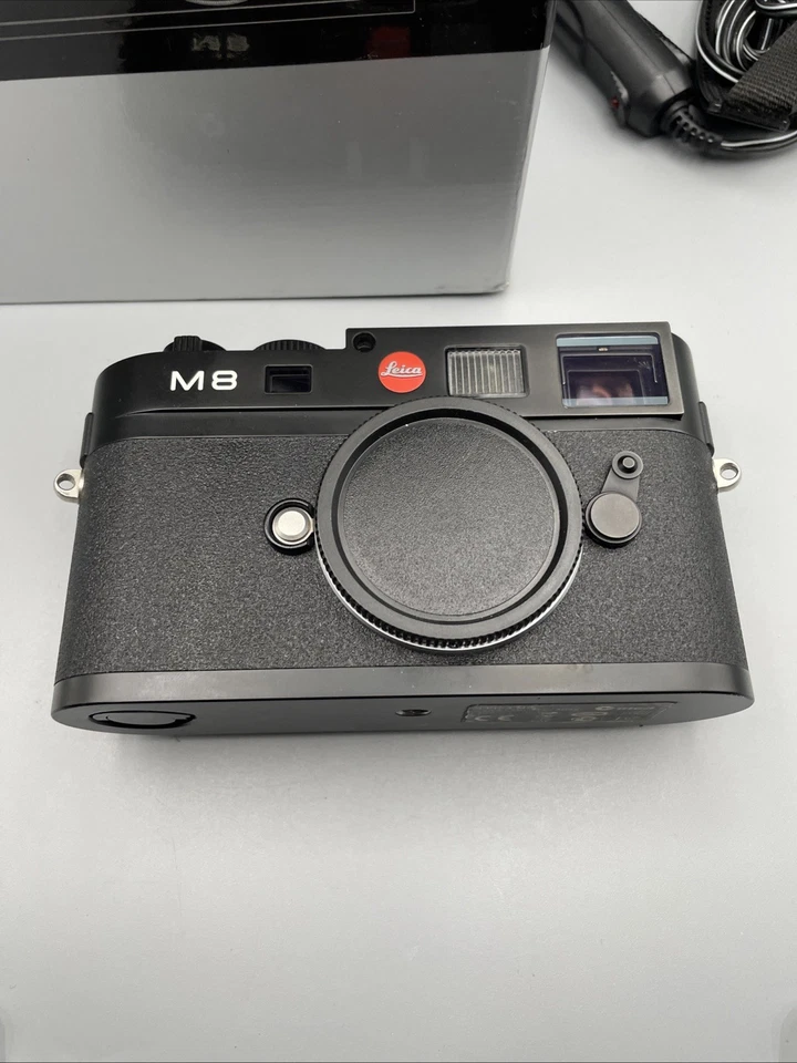 Leica M8 10701 - Schöne Optik - Unter 10k Auflösungen - Verschluss defekt? Boxed - Bild 2 von 4