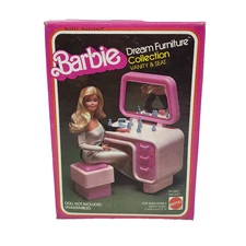 VINTAGE 1978 BARBIE DREAM HOUSE FURNITURE VANITY & SEAT # 2469 IN ORIGINAL BOX