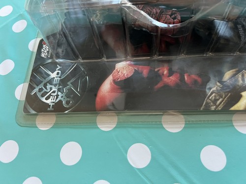 Hellboy Action Figure with Ivan the Corpse Mezco 2004 Ron Perlman - Picture 4 of 14