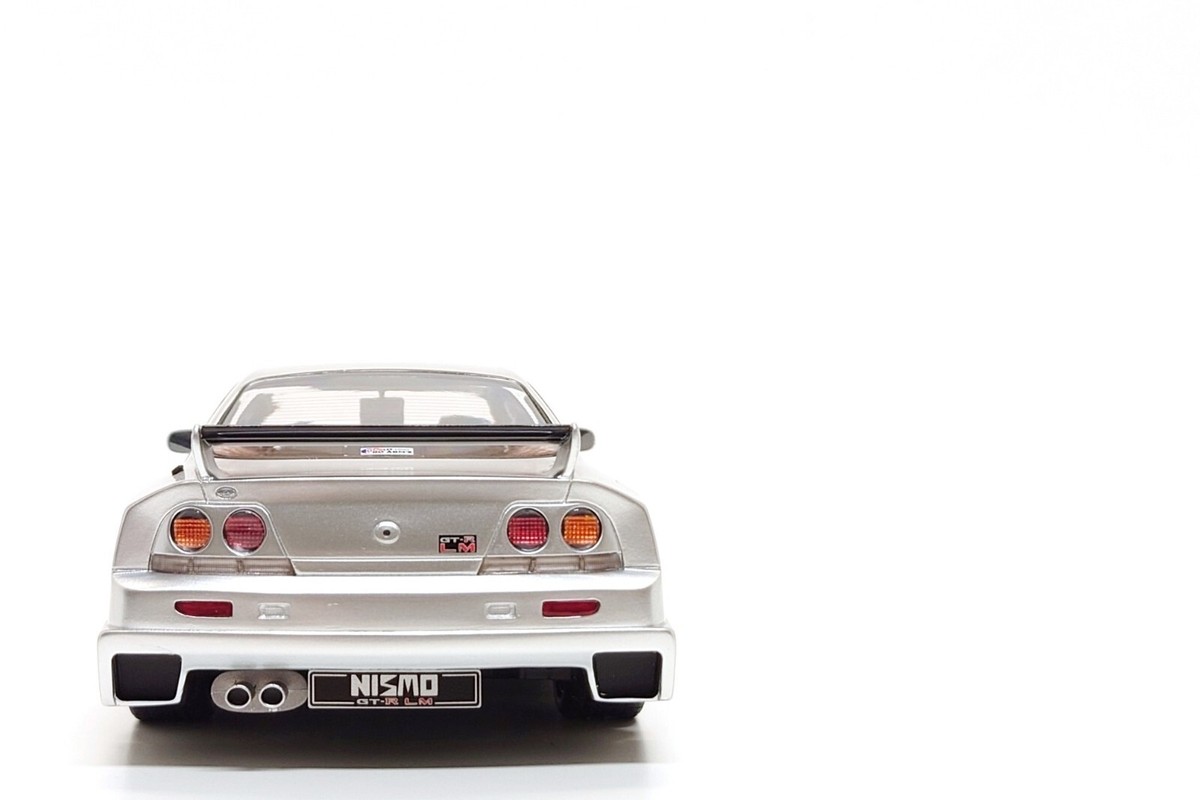 OttO Mobile 1:18 Nissan Skyline GT-R (R33) NISMO LM in Spark