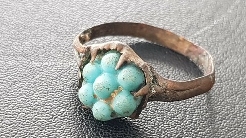 Exquisite VR Post Medieval copper finger ring. A must read Description. L140c