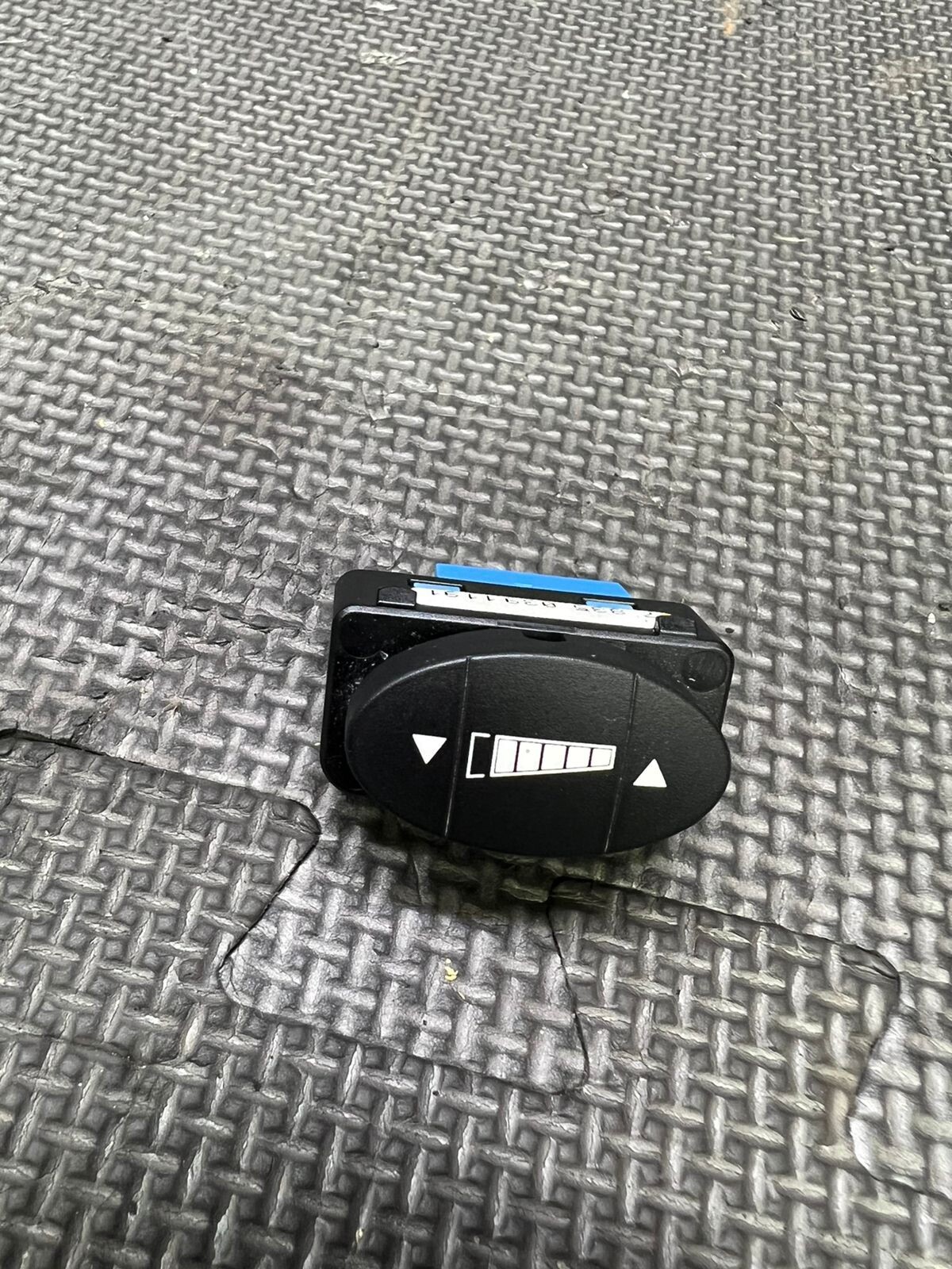 08-13 BMW E90 E92 E93 M3 DCT Center Console RPM Drivelogic Button 