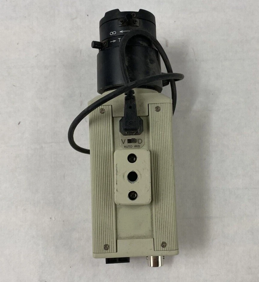 EverFocus EQ200A/NN Color Digital Camera 1/3" 3.5-8mm Lens For Parts or Repair - Image 2 of 4