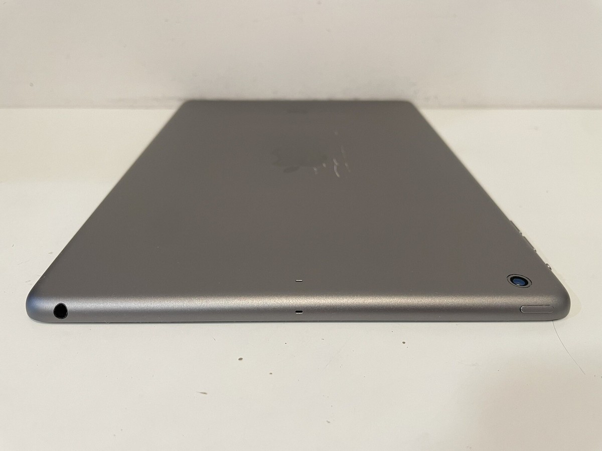 Apple iPad Air 1st Gen. 32GB Wi-Fi 9.7in - Space Gray Apple iPad Air 1st Gen. 32GB Wi-Fi 9.7in - Space Gray