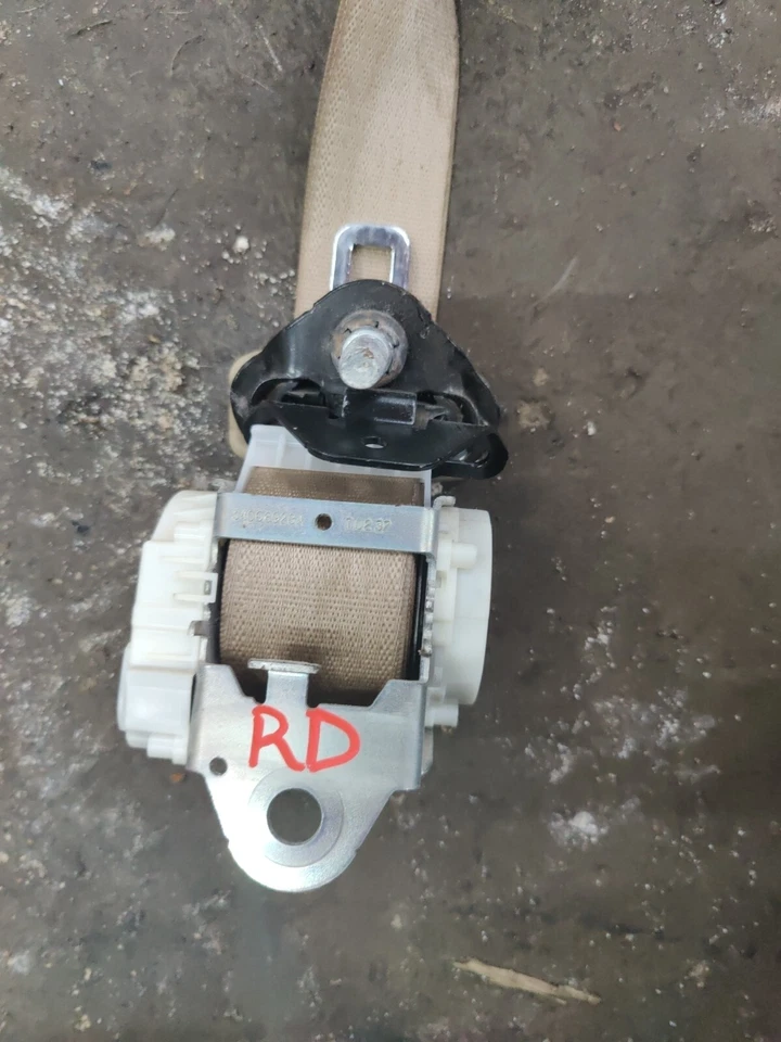 GMC YUKON XL 1500 2007-2014 segunda fila trasero segunda fila lado izquierdo cinturón de seguridad OEM Foto 2 de 3