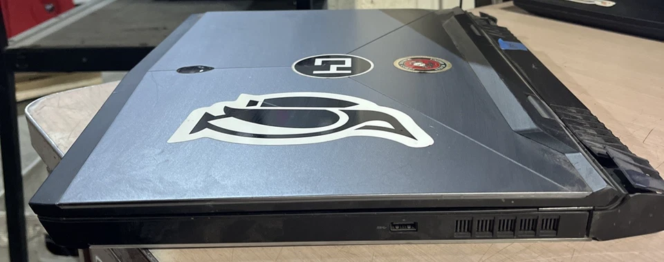 ALIENWARE 17 R4 I7 7TH 8GB RAM SIN HD Foto 4 de 4