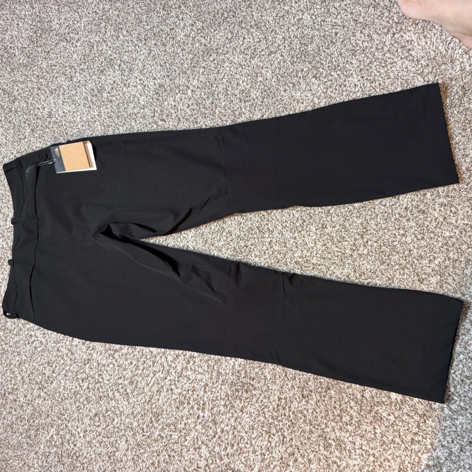 The North Face Men's 32x32 Paramount Performance Black FlashDry Hiking Pants - Image 3 of 4