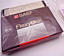 APPLE II -- 12 DISKETTEN - WYSIWYG - LOT: A#112