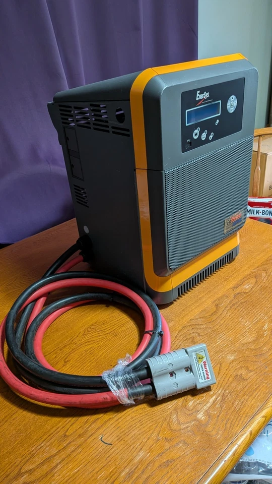 CARGADOR DE BATERÍA DE CARRETILLA ELEVADORA ENERSYS EI1-IN-3YE ENFORCER IMPAQ 480V 50/60HZ 1250Ah Foto 4 de 4