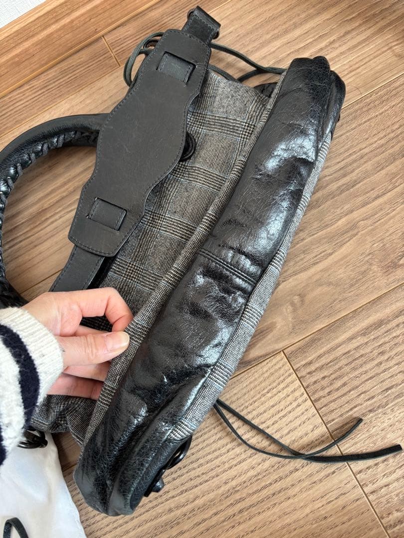 Rare BALENCIAGA The First Shoulder Bag in Black Houndstooth thumbnail 6