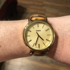 Reloj Timex T2P237 Original Damas Oro Tortuga Clásico Redondo *necesita batería*