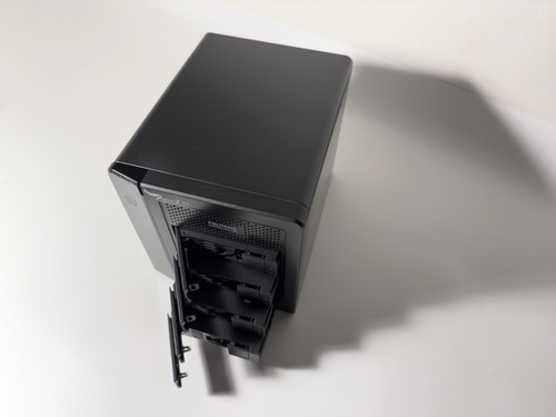 Promise Pegasus2 R4 - 8 TB Thunderbolt 2, RAID - Tested, Fully Functional - Picture 5 of 14