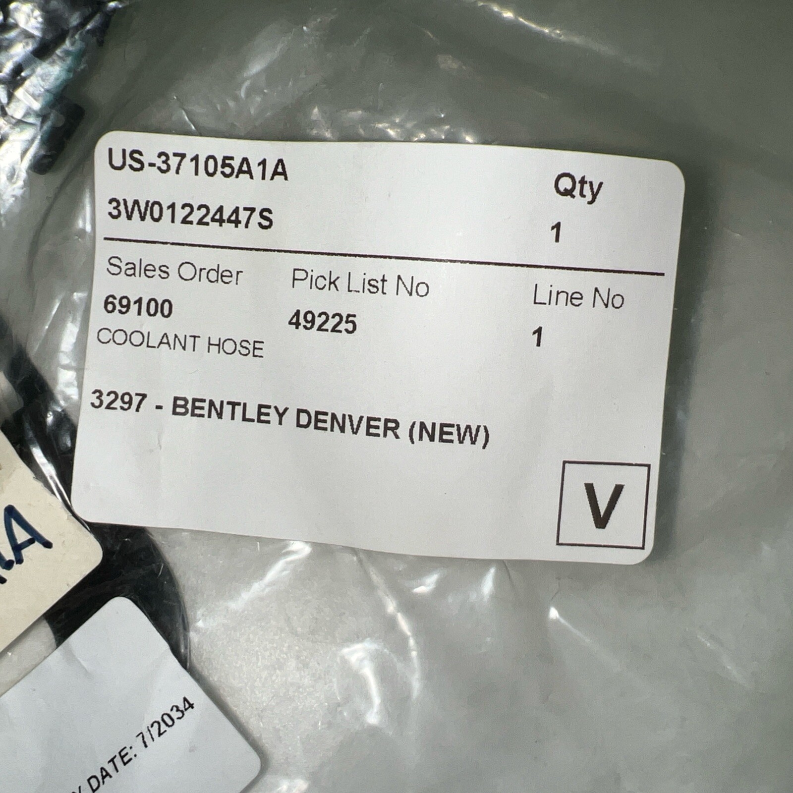 Automotive Car Part Bentley Motor Coolant Hose 3W0122447S