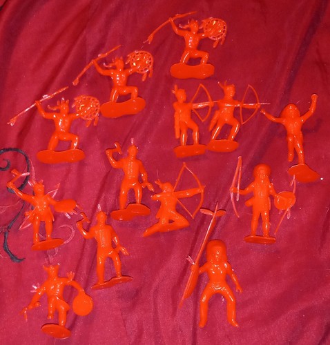 13 MARX SPIELZEUGE WESTERN INDISCHE SPIELSETFIGUREN in ROT für FORT APACHE sehr schön!!!!