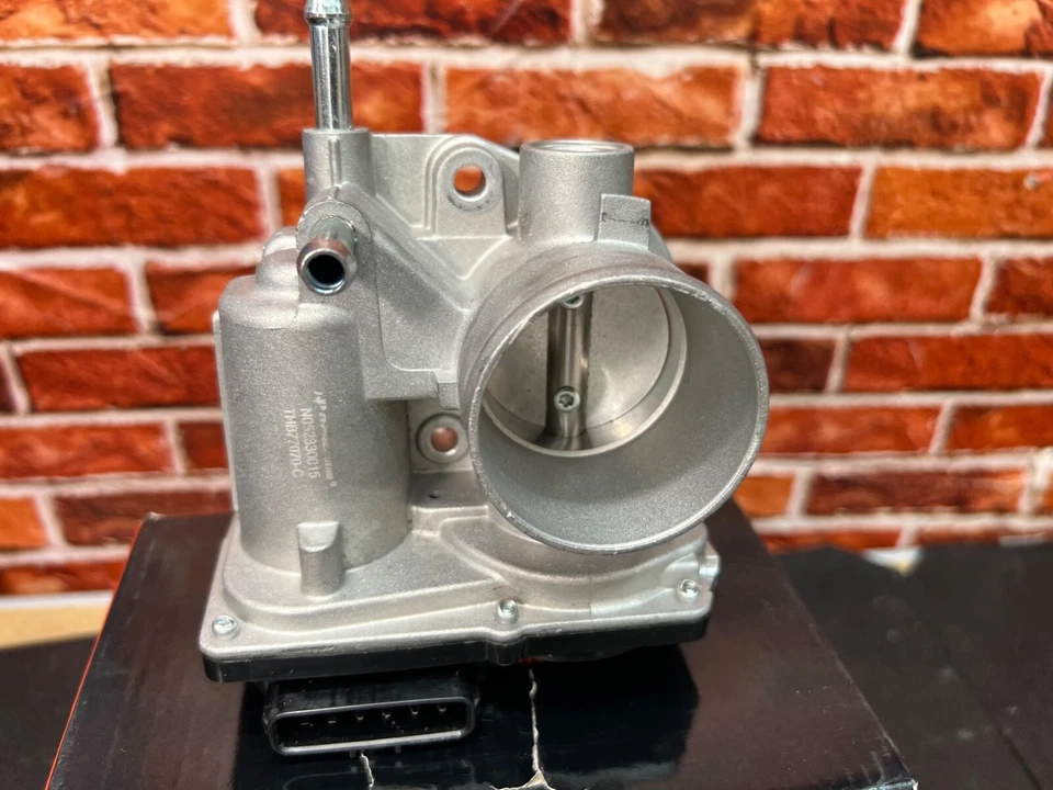 Electronic Throttle Body for Toyota Prius C 2012-2019 1.5L, Replace# 2203047040 Foto 2 de 4