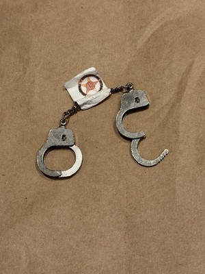 VINTAGE SILVER MINI HANDCUFFS METAL KEYCHAIN KEY RING NO KEY NEEDED