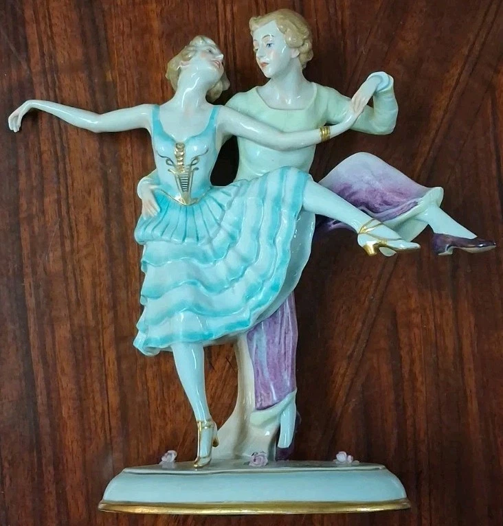 Hutschenreuther Figurine In Antique Ceramic & Porcelain Figurines