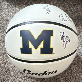 Michigan Basketball Signed Autograph (Syla Swords Jordan Hobbs Olivia Olson)
