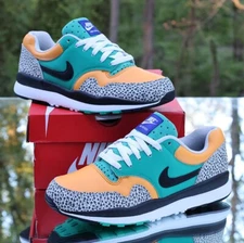 Nike Air Safari SE Emerald Green Men’s Size 8 Resin Black Custom AO3298-300