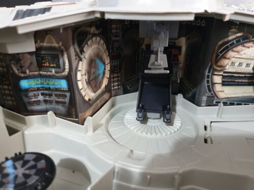 Kenner 1995 Star Wars Millenium Falcon - with working lights and sounds. Boxed. - Picture 8 of 24