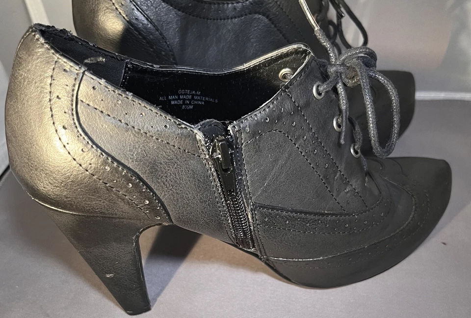 Tacón de aguja negro para mujer G by Guess talla 8 M aspecto muy gótico Foto 4 de 4