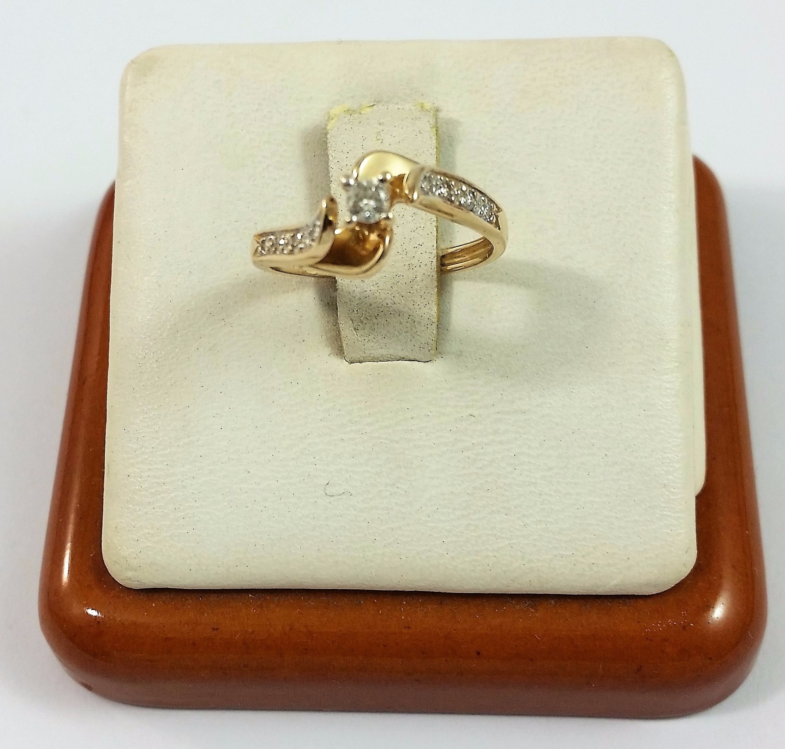Unique 14K Karat Solid Yellow Gold Solitaire Diam… - image 3