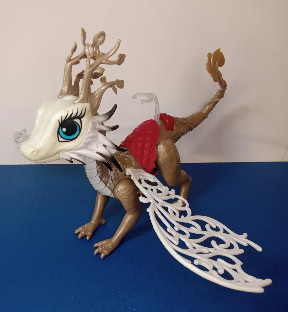 Ever After High Apple White Dragonrider 