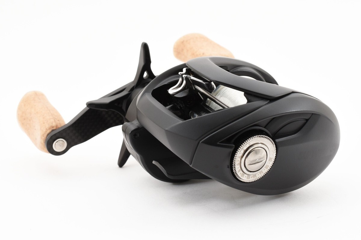 Daiwa 22 TR SV TW 105H-SLPW Right Baitcasting Reel Near Mint Daiwa 22 TR SV TW 105H-SLPW Right Baitcasting Reel Near Mint