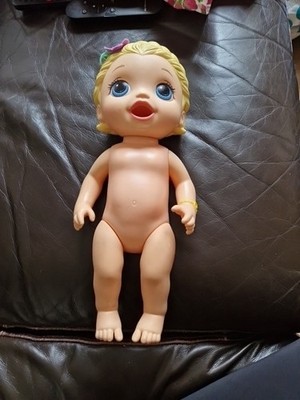 Baby Alive Doll Hasbro 2015 not working  but lovely bath time doll