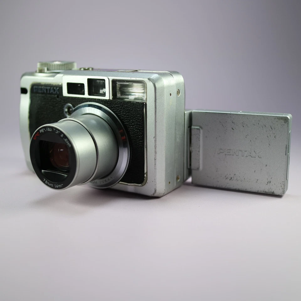 Pentax Digital Camera Optio 750Z 7.0MP Silver Flip Screen Tested With Charger - Image 4 of 4