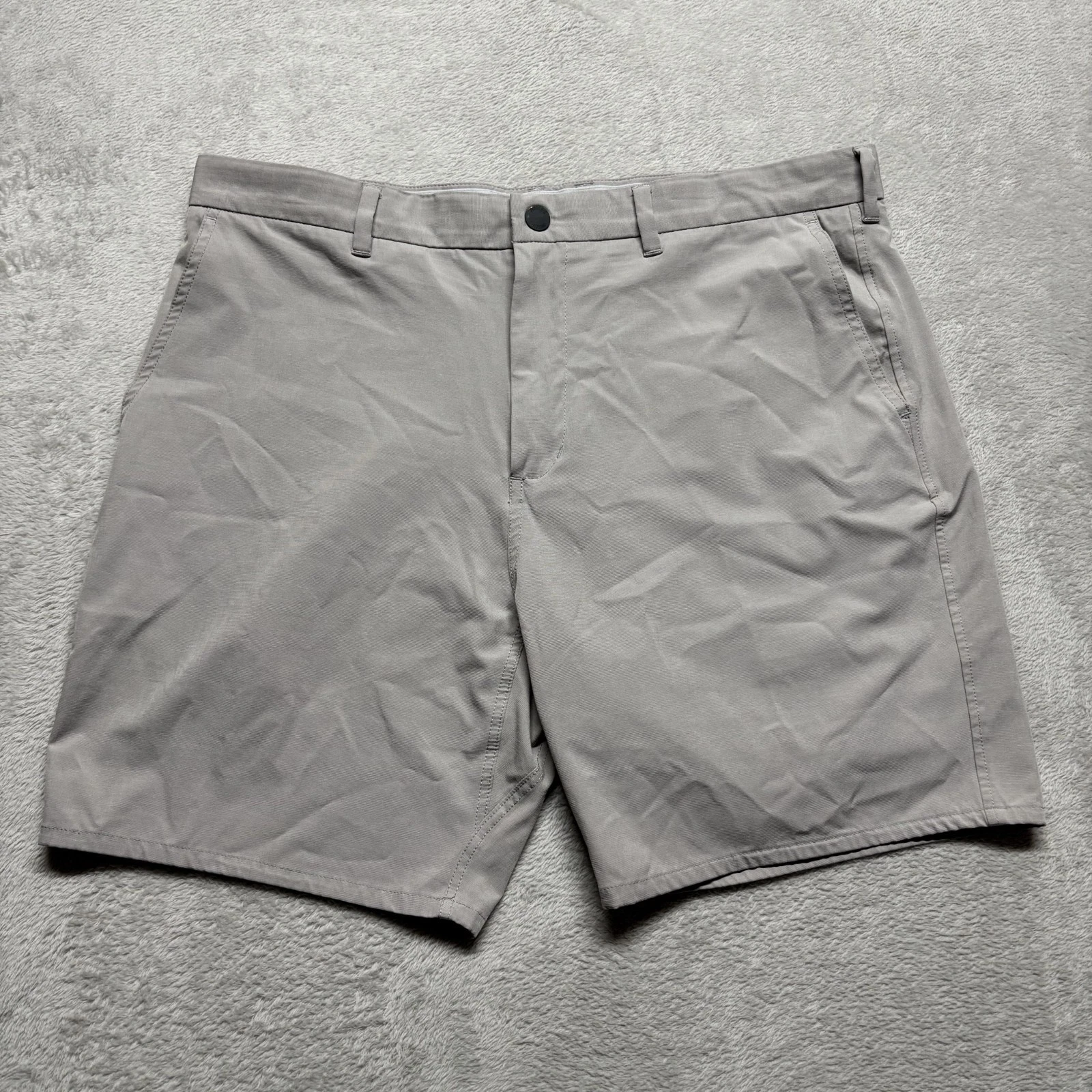Johnnie-O Calcutta Prep-Formance Shorts Mens 38 Light Khaki EUC