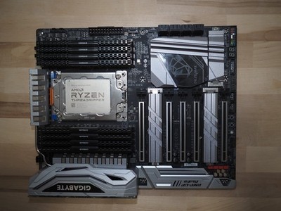 Gigabyte X399 Designare, AMD Ryzen Threadripper 2990WX﻿, 128 GB Corsair RAM