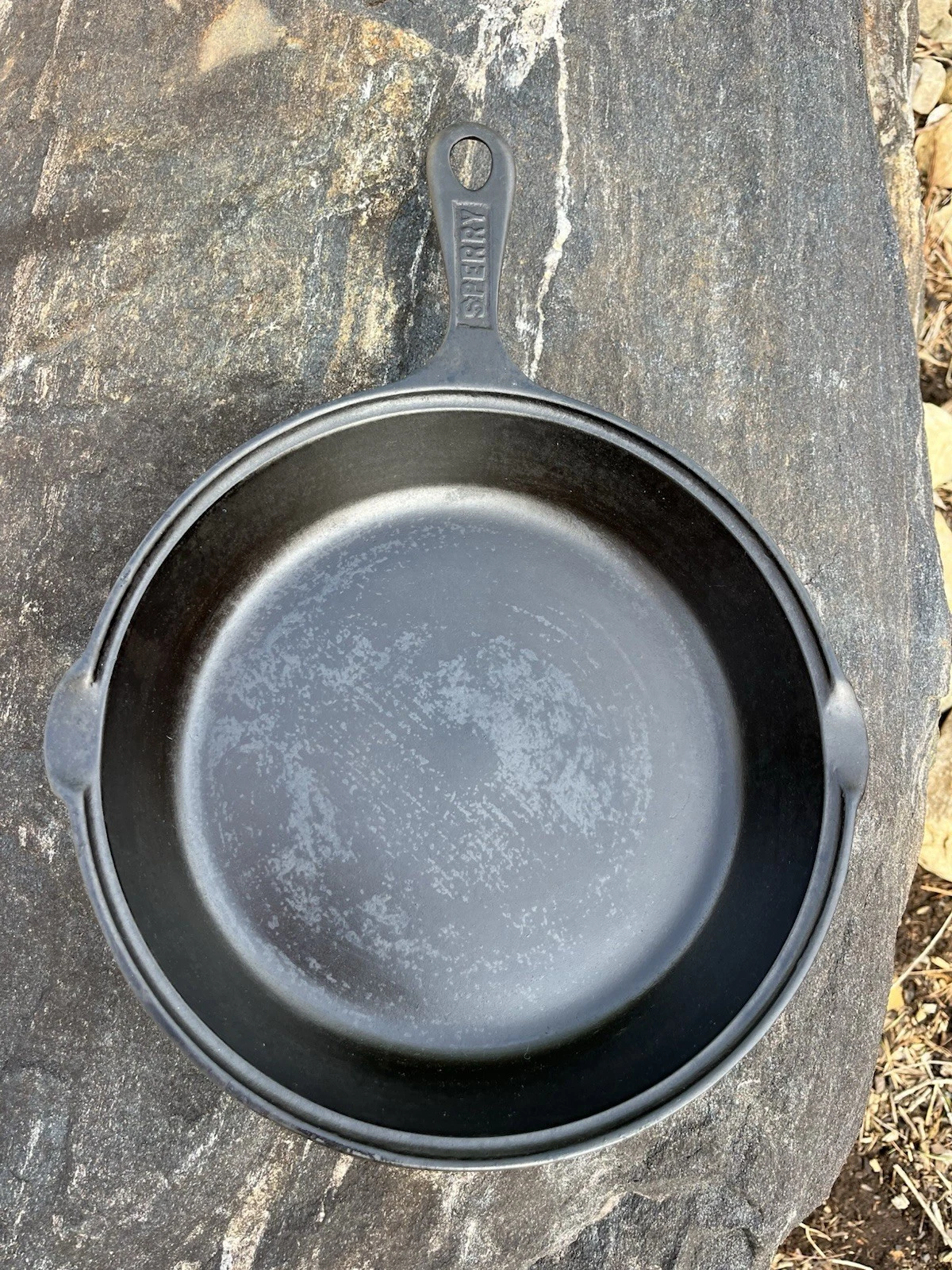 Sperry No. 8 Cast Iron Skillet, Heat Ring