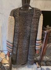 Beautiful    Women's Long Sweater Size Large Multicolored Nice Sleeves Warm