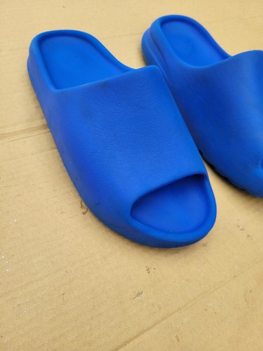 ๐ฅ 2023 "Azure" Yeezy EVA Foam Slides Size 11 Adidas BLUE - Picture 2 of 13