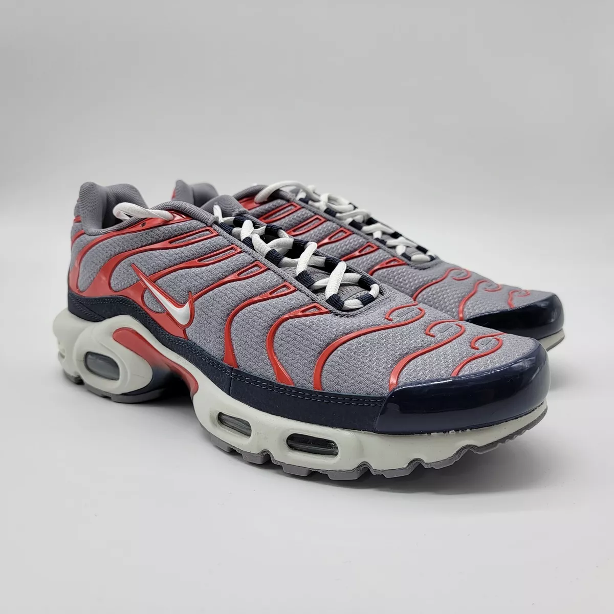 Max gym deals shoes red