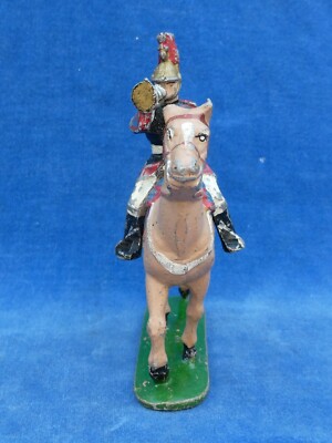 Figurine en aluminium, garde porte drapeau au défilé, Quiralu Métal
