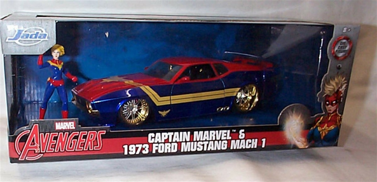 ミニカー 1:24 CAPTAIN MARVEL &amp; 1973 FORD MUSTANG Captain Marvel 1973 Ford Mustang Mach 1 Avengers 1:24 Scale