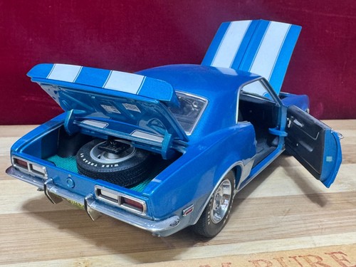 1968 CHEVY CAMARO Lane Exact Detail 1/18 Scale LeMans Blue Z/28 White RARE HTF - Picture 7 of 8