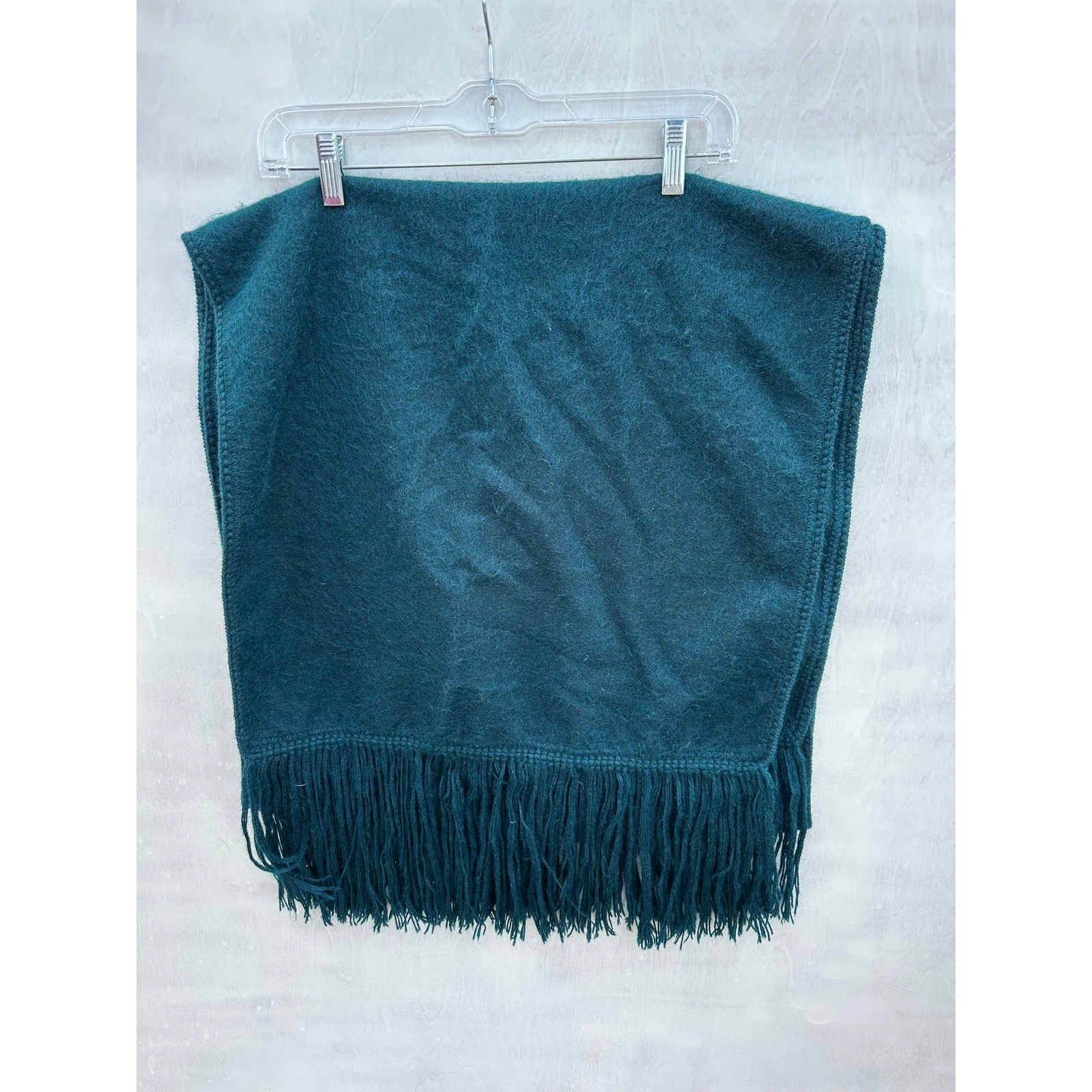 Green Alpaca Women's Winter Scarf One Size Cozy Comfortable Outdoors Winter
Opens in a new window or