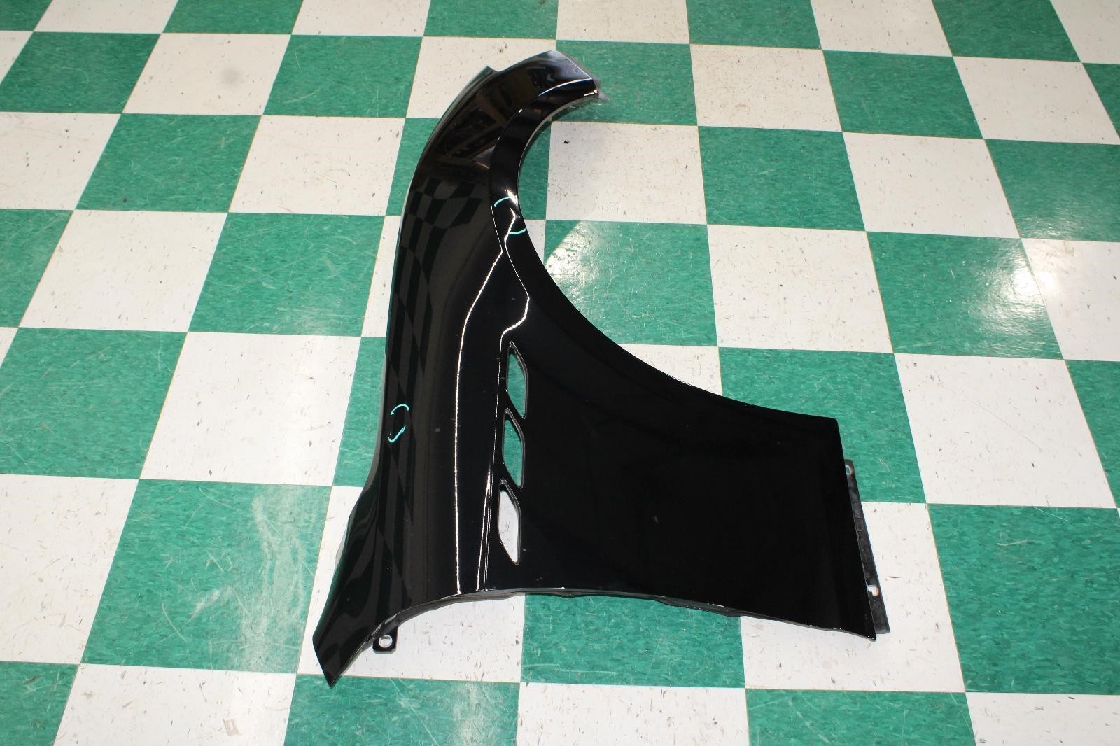 Maserati Ghibli 2014-2020 Front Right Fender Black