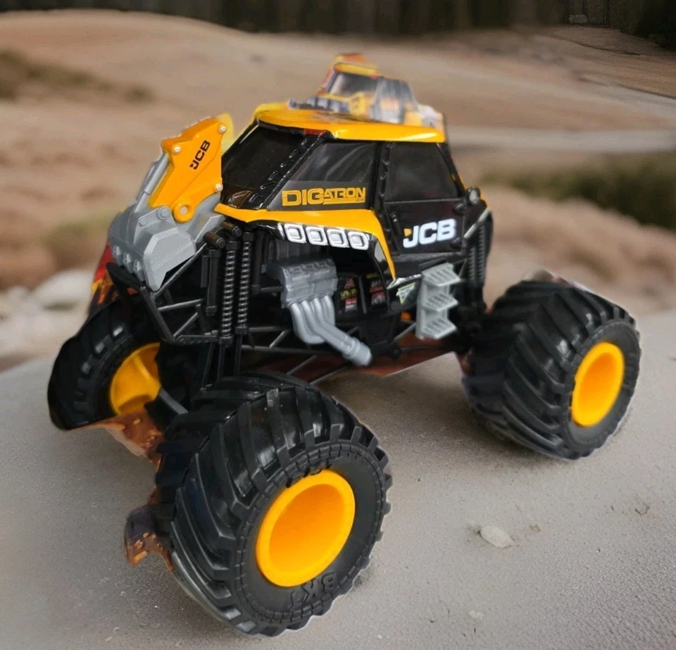 2025 Spin Master Monster Jam JCB DigAtron Monster Truck 1:24 - Изображение 3 из 4