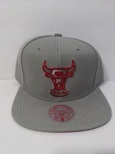 NBA CHICAGO BULLS TWO TONAL MITCHELL  NESS MENS SNAPBACK HAT GREY RED ORIGINAL
