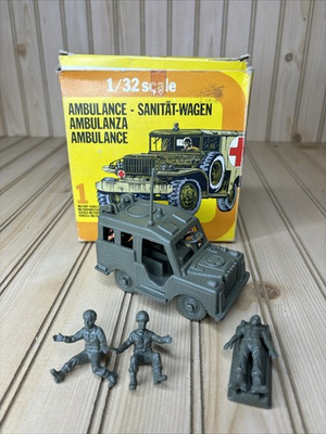 #ad Atlantic #2161 Ambulance BILL 1 32 Scale Made In Italy Original With Figures $64.99