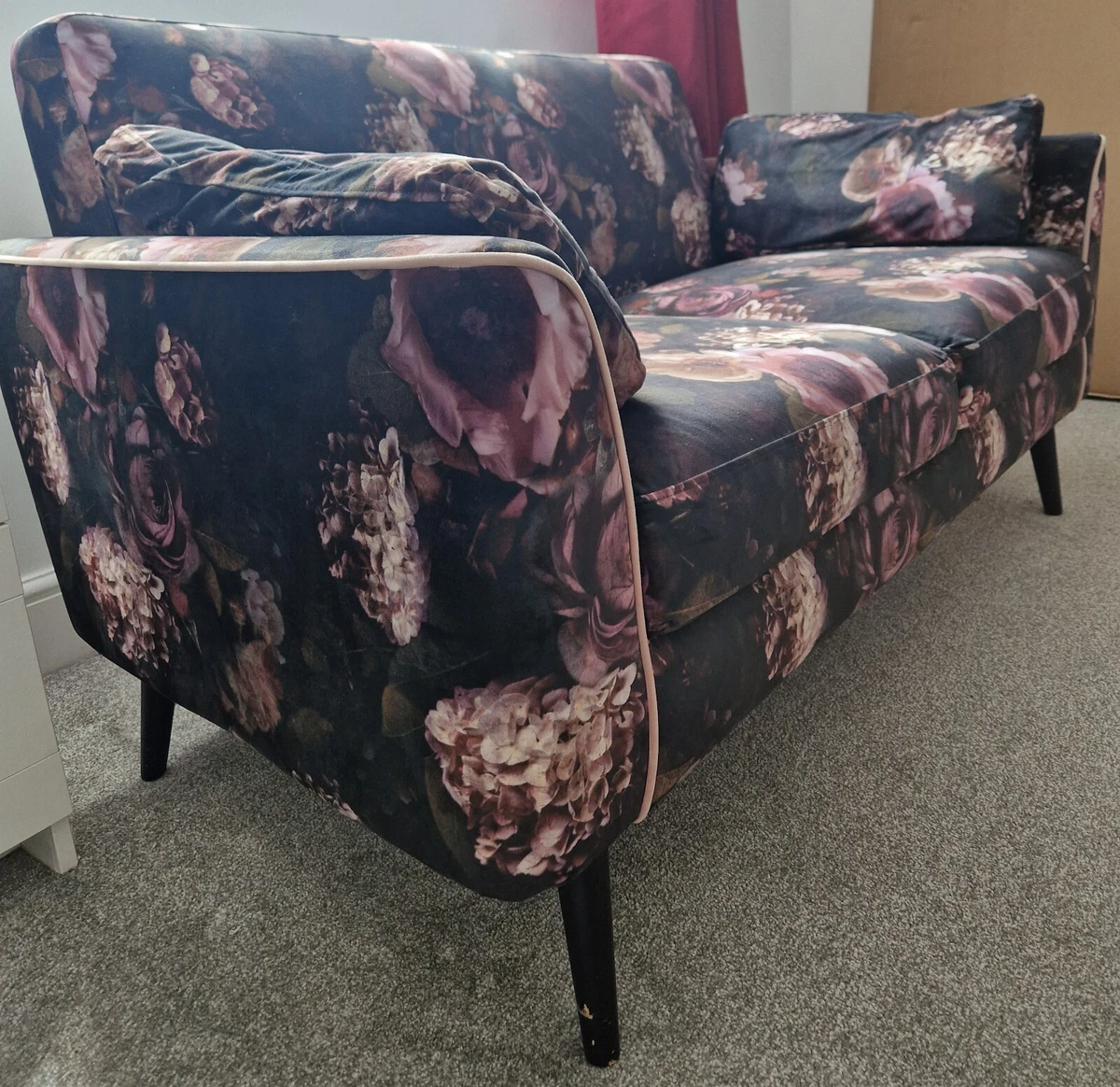 Second hand fabric sofas deals