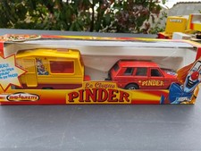 20 PINDER CIRQUE MAJORETTE