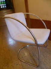 Poltroncina anni '70 di Giovanno Offredi per Saporiti
